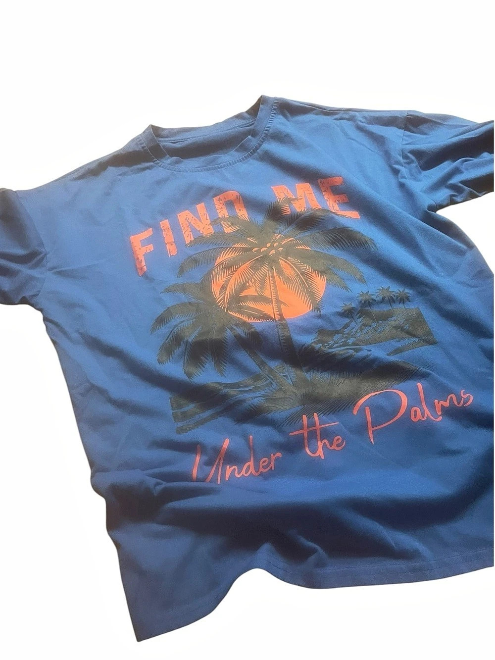 Pair of men’s large Graphic Palm Tree Short Sleeve Tee in Blue both excellent